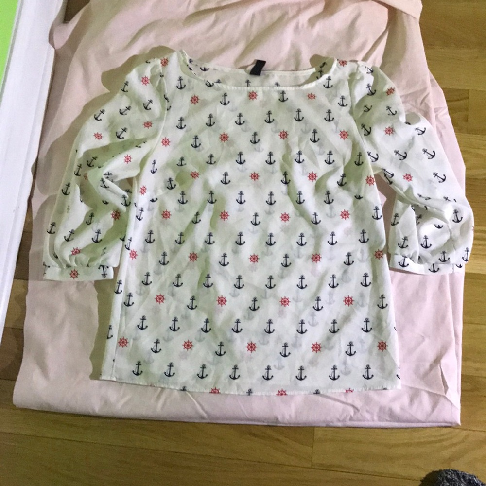 Mid arm length blouse